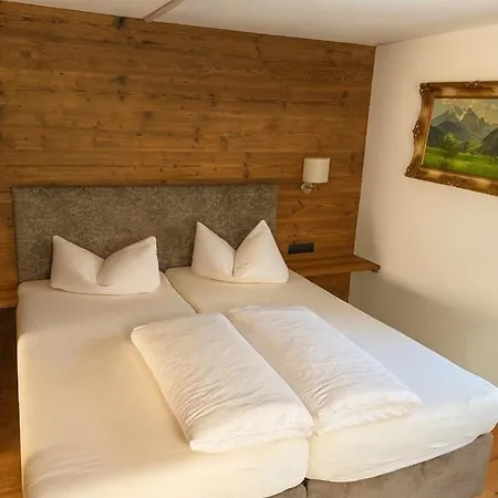 בית הארחה Waldegg