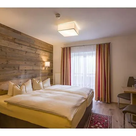 Waldegg בית הארחה 3*