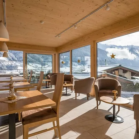 בית הארחה Waldegg היפאך