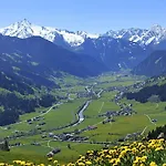 Waldegg 3*